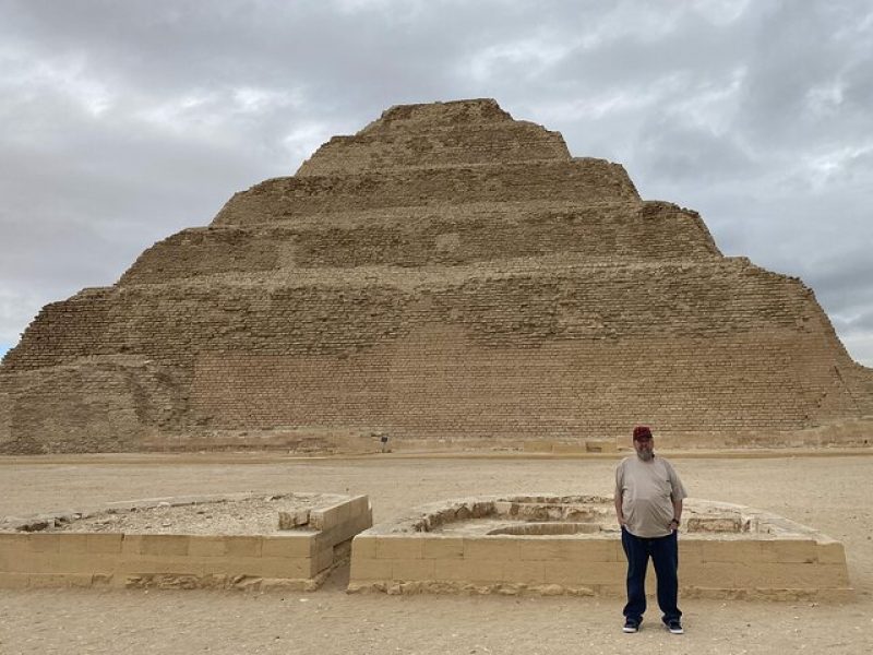 Tour To Giza Pyramids and Sphinx and Saqqara