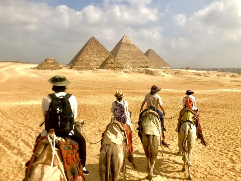 Tour to Giza Pyramids And Old Cairo