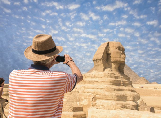 Day Tour to Giza Pyramids & Egyptian Museum & Bazzar