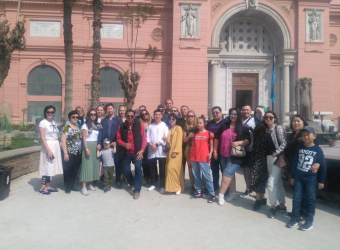 Tour To Egyptian Museum & Old Cairo and Cave Church